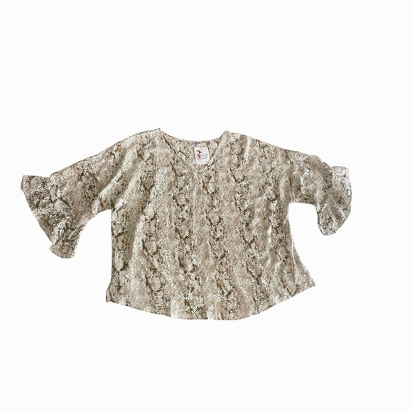 Perfectly Priscilla Snake Print Blouse Soft Ruffle Sleeves Loose Sz 3XL - Picture 6 of 7